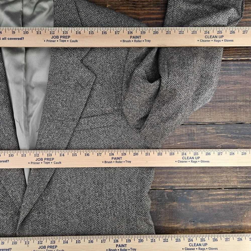 JOS A BANK Men's Tweed Sport Coat Blazer Two Button Brown Herringbone Wool 42R